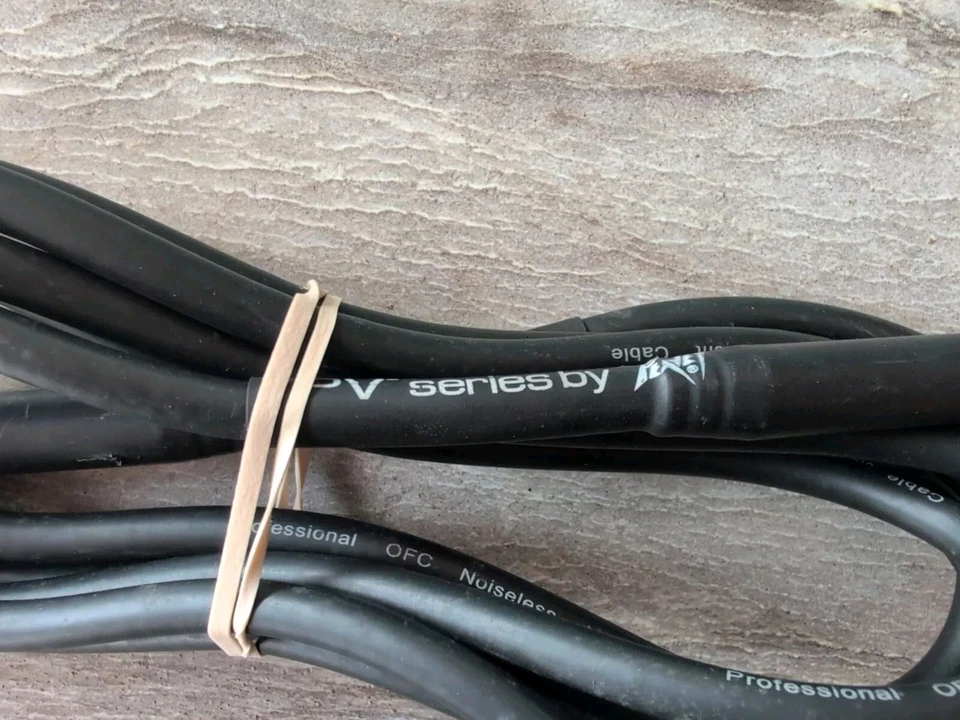 Cable de instrumento negro serie PEAVEY PV ® - 10 pies 1/4" a 1/4" Foto 2 de 4