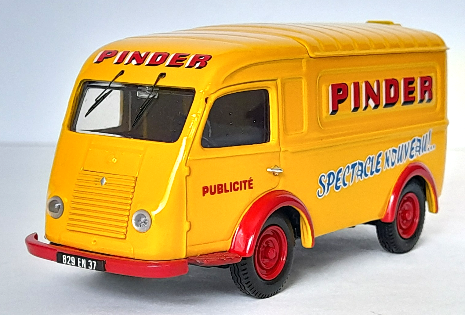 Corgi Heritage 70509 Renault 1000Kg Pinder Circus Spectacle Nouveau Publicite