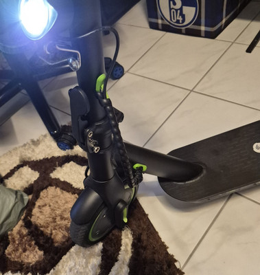 iSinwheel E-Scooter mit Straßenzulassung, Beleuchtung, Display und Handbremse