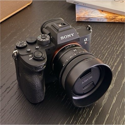 Sony Alpha A7RIV Mirrorless 61MP Camera 24mm f/2.8 Lens Wi-Fi 4K Tiltable LCD
