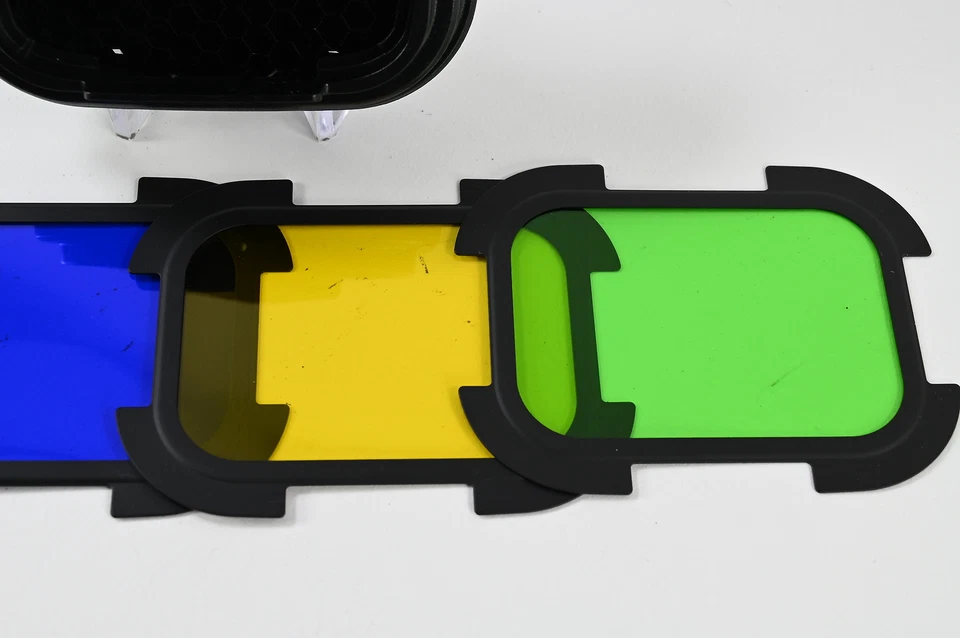 Godox BD-07 Barn Door Honeycomb Grid + 4 Color Filters ( for AD200) #G660 - Image 3 of 4