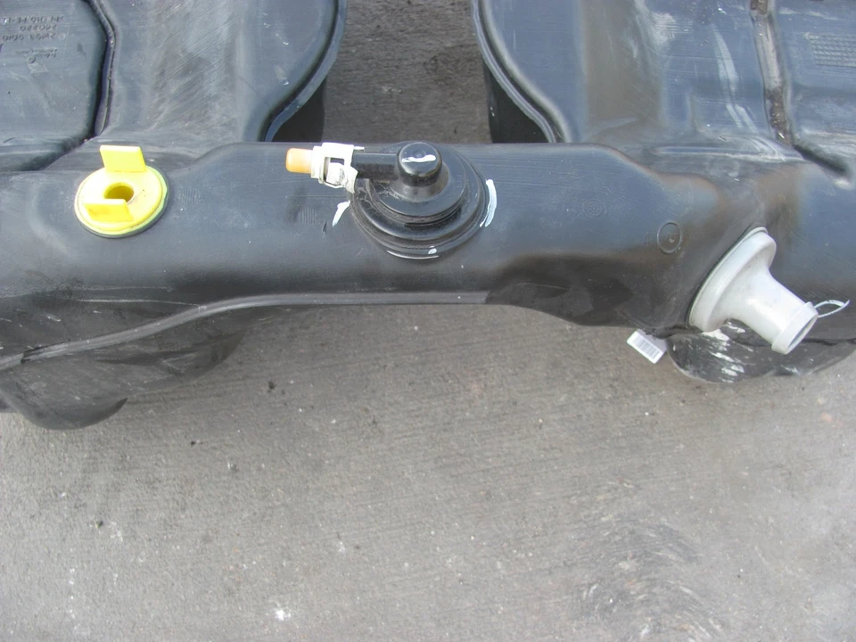 TANQUE DE GASOLINA JAGUAR XJ8L XJ8 VANDEN PLAS 2004 2005 2006 2007 Foto 2 de 3