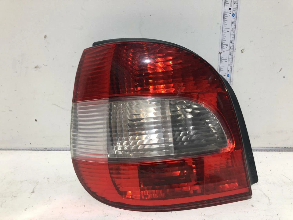 Renault SCENIC Left Taillight J64 4WD/RX4 05/01-12/04 - image 4 of 4