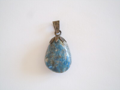 Alter Anhänger mit blauem Tropfen Stein & Silber Fassung 6,7 g/3,4 x 1,7 cm