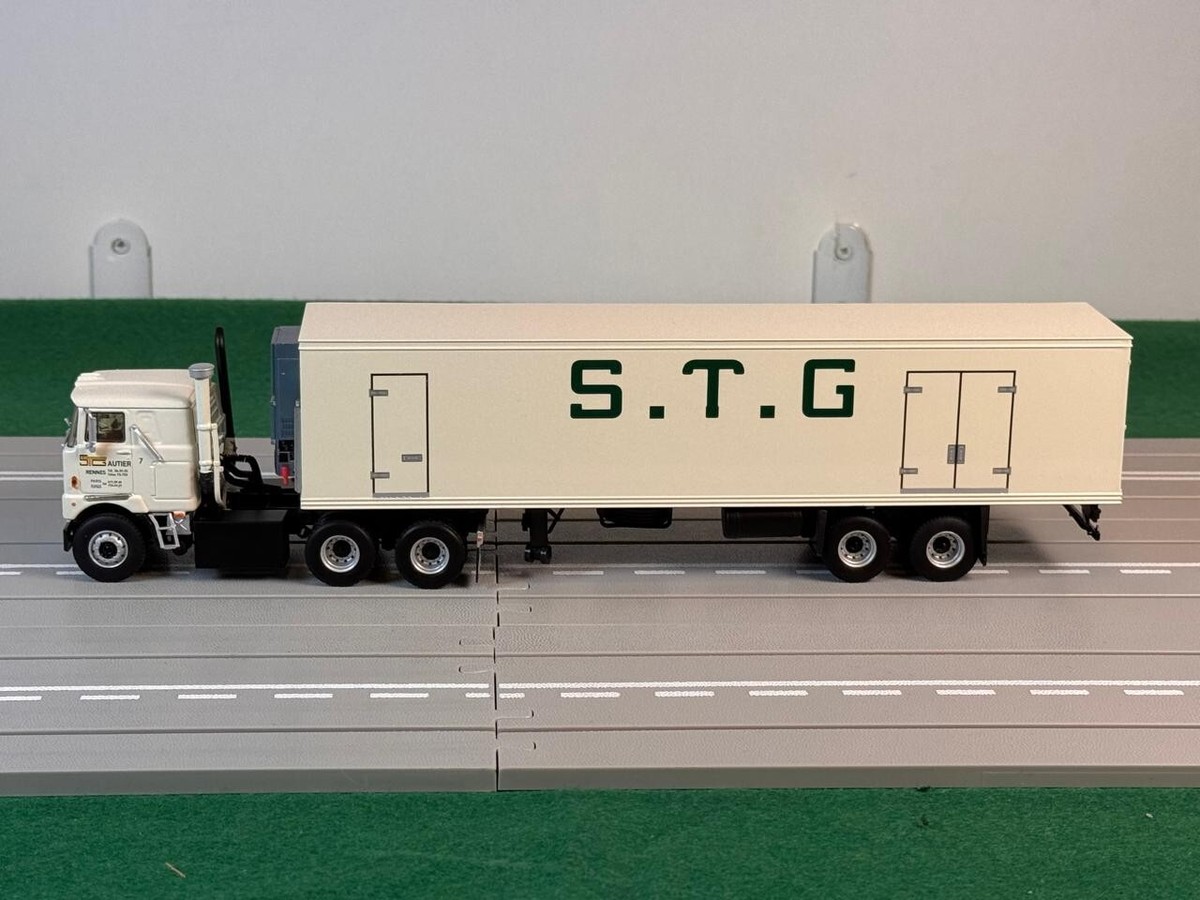 WSI truck models, MACK F700 6X4+Classic Reefer Trailer 2 WSI truck models, MACK F700 6X4+Classic Reefer Trailer 2