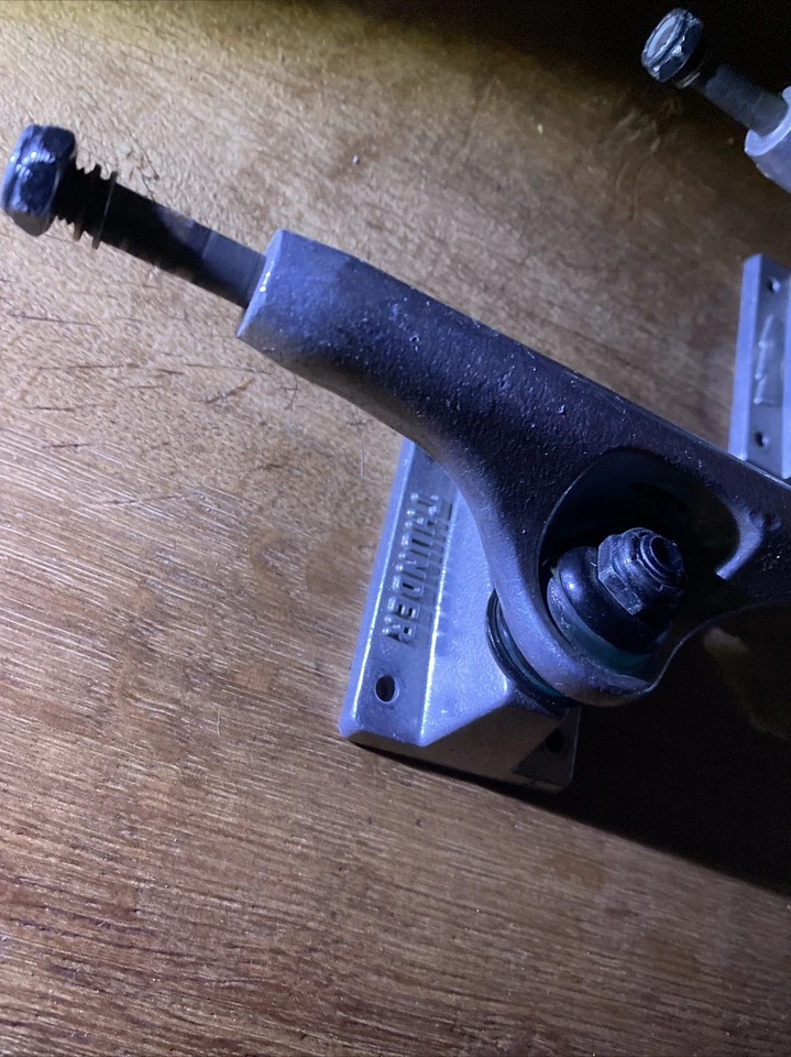 THUNDER POLISHED SKATEBOARD TRUCKS 8.5 - Image 3 of 3