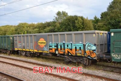 FOTO MWA-B DREHGESTELL OFFENER KASTENWAGEN NR.81 70 5891 523- ? OF CARGOLINER IN GENESEE