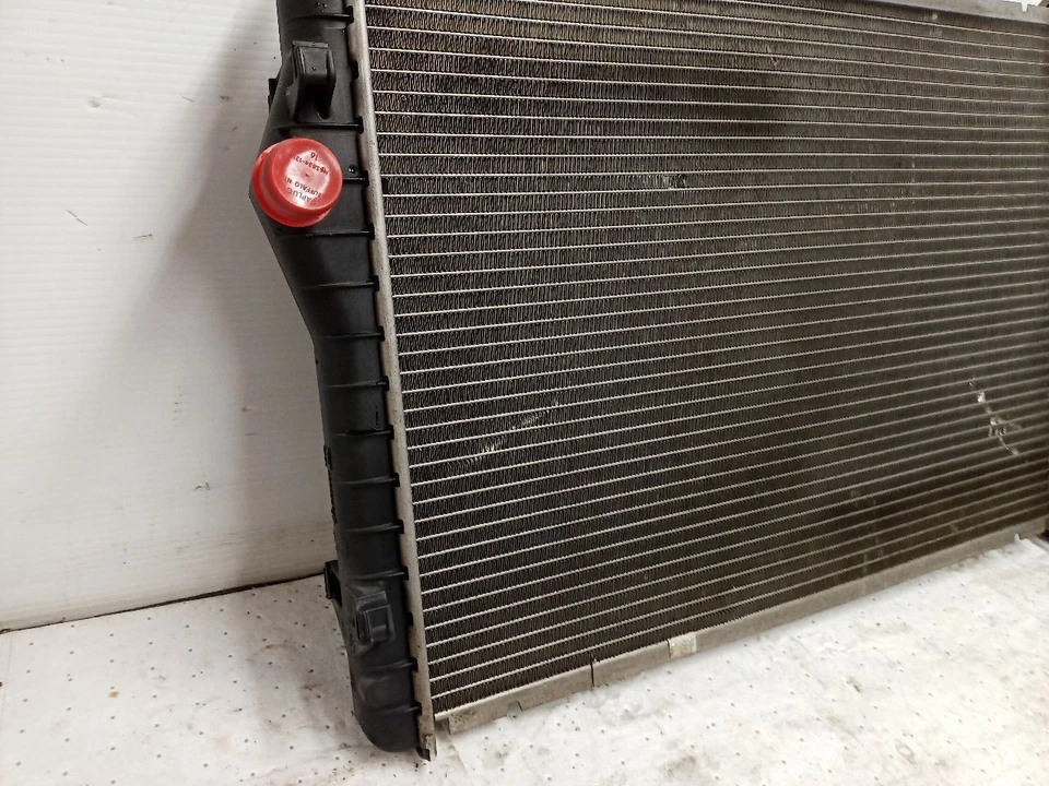 Radiador Chevrolet Camaro 1996 3,8 L AT 11878597 Foto 2 de 4