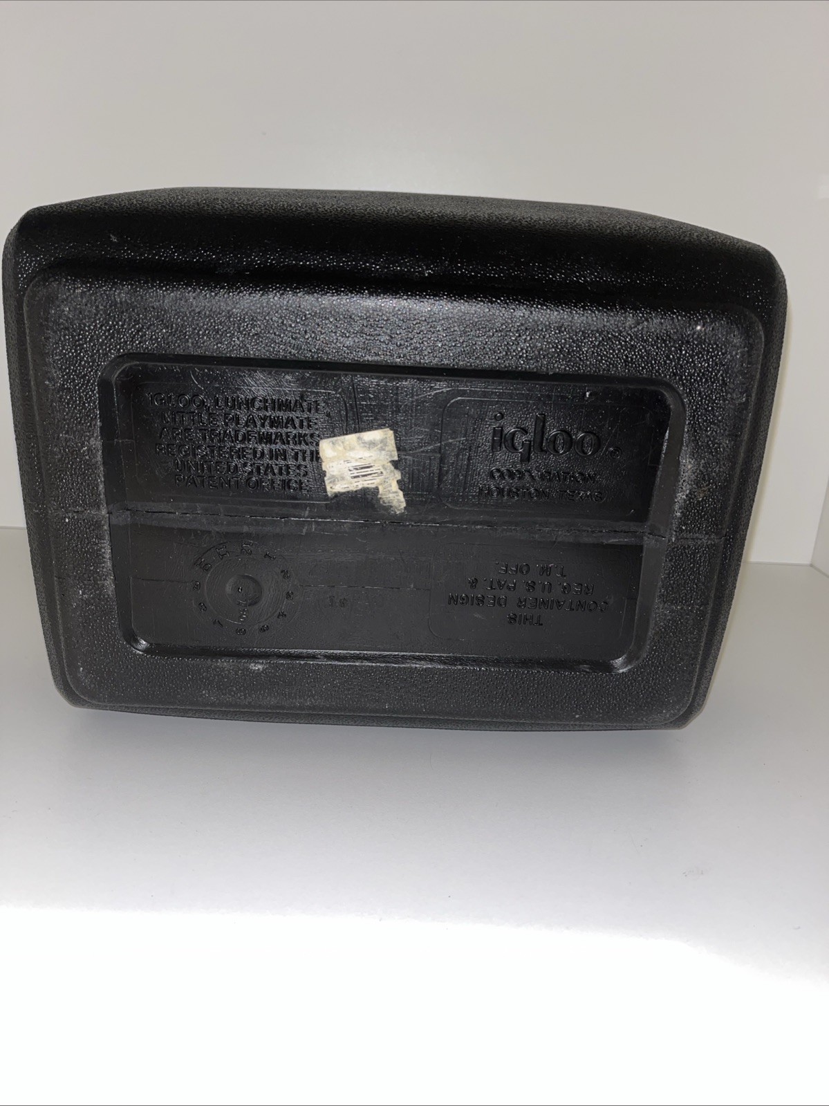 Igloo Little Play Mate Cooler  Blue.. Pre-Owned.. Fair Condition..