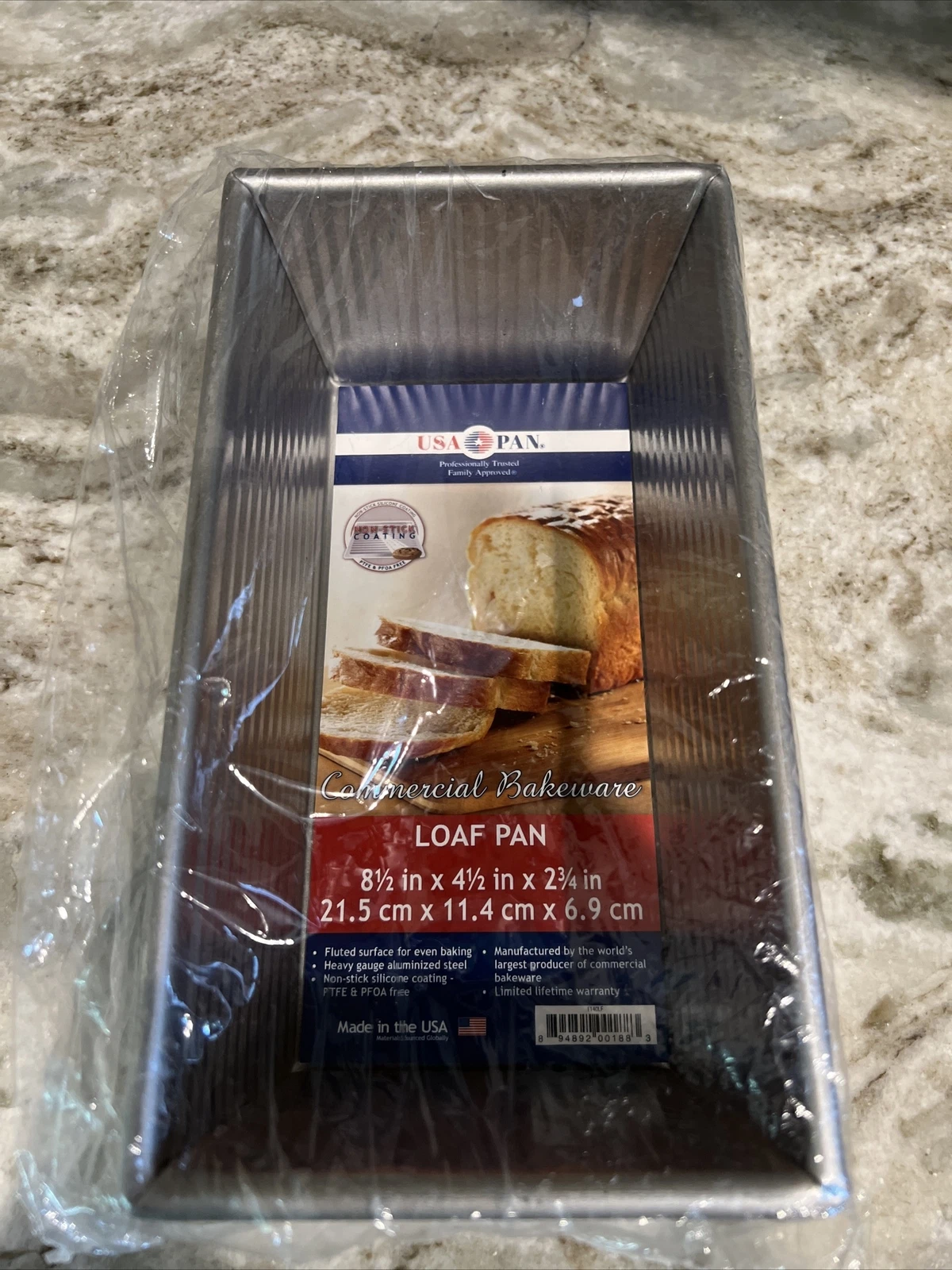 USA Pans 8.5 x 4.5-Inch Aluminized Steel Loaf Pan with Americoat Loaf Pan