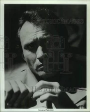 Press Photo Actor Scott Thomas as Detective in CBS TV Movie "The Crime Club"