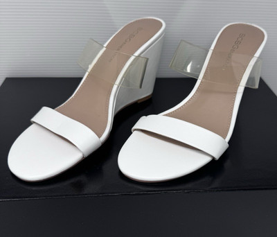 BCBG GENERATION WOMENS SIZE 7 WHITE WEDGE SHOES