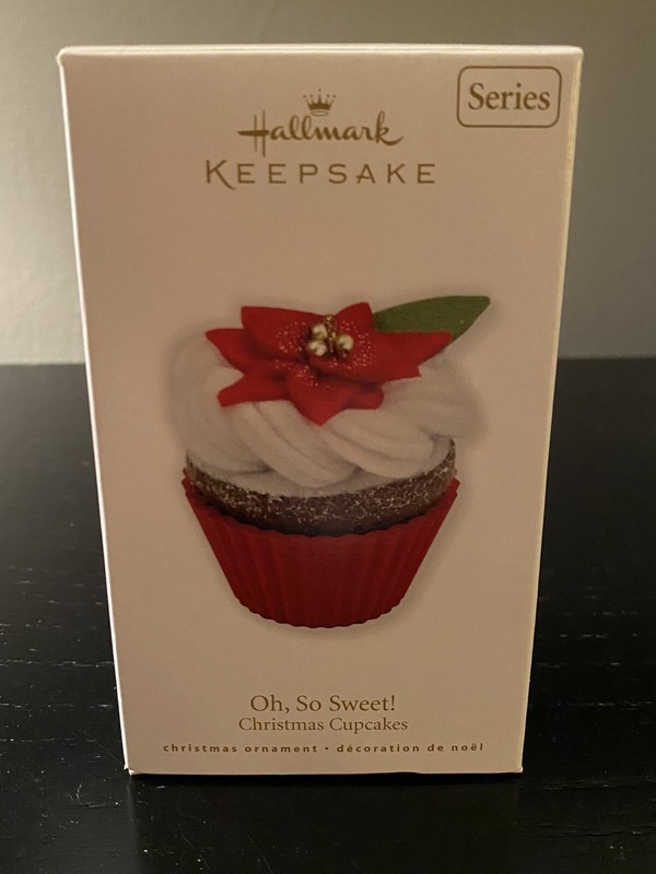 Hallmark Oh, So Sweet Keepsake 2010 Christmas Cupcakes 1st in Series- NEW- READ