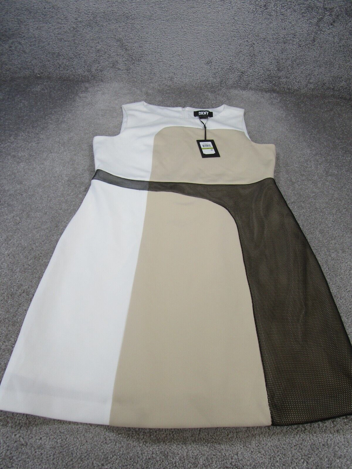 Foto 1 di 9