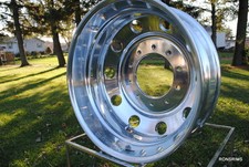 19.5 X 6 Dodge Ram 45005500 Accuride Accu-shield Alcoa Style Front Or Rear 19.5 X 6 Dodge Ram 45005500 Accuride Accu-shield Alcoa Style Front Or Rear