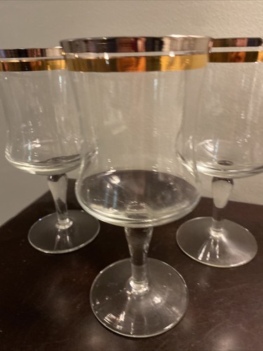 VTG. KROSNO PLATINUM AND GOLD BANDED WINE GLASSES SET OF THREE - Picture 2 of 5
