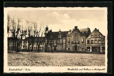 Friedrichstadt / Eider, Ansichtskarte, Marktplatz mit Rathaus und Amtsgericht 