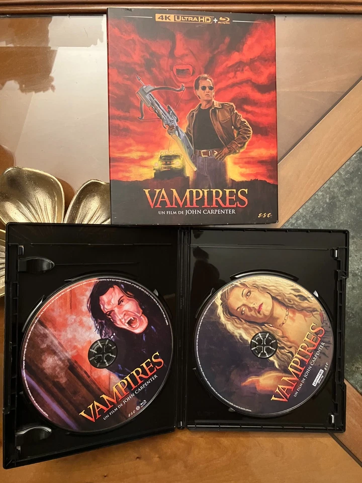 Vampires 4K Ultra HD + Blu-ray - Édition limitée. - Photo 2/4