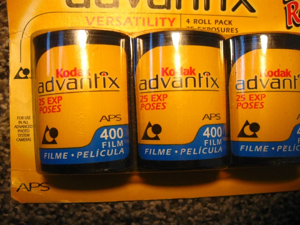 4 Rolls of Kodak Advantix 400 APS Film Fujifilm Each Expired 01/2005 - Image 4 of 4