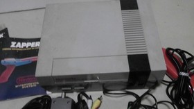 Pacchetto console Nintendo NES 4 giochi Mario, Double Dragon, Zapper 2 controller