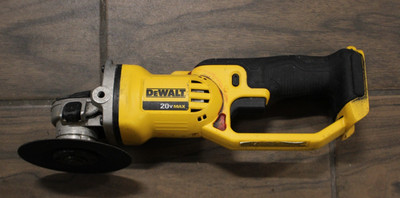 (RI5) DeWalt DCG412 20V 4-1/2'' / 5'' Grinder (Tool Only)