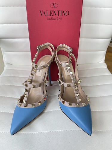 Valentino Garavani Rockstud con Tachuelas Tobillo Tira Azul Ciel Bombas 37 Nib - Imagen 11 de 12