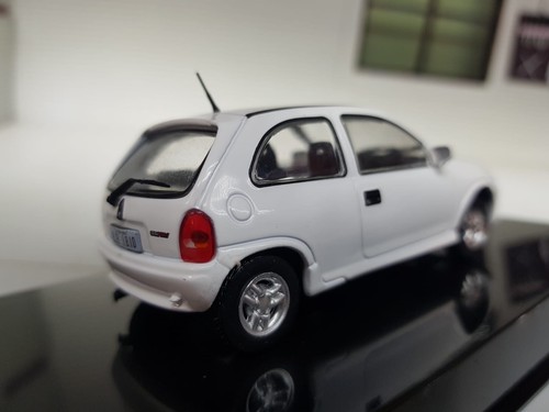 1:43 Scale Model Vauxhall Corsa GSi Opel 1.6 Mk1 White 1994 Diecast Car - Picture 4 of 10