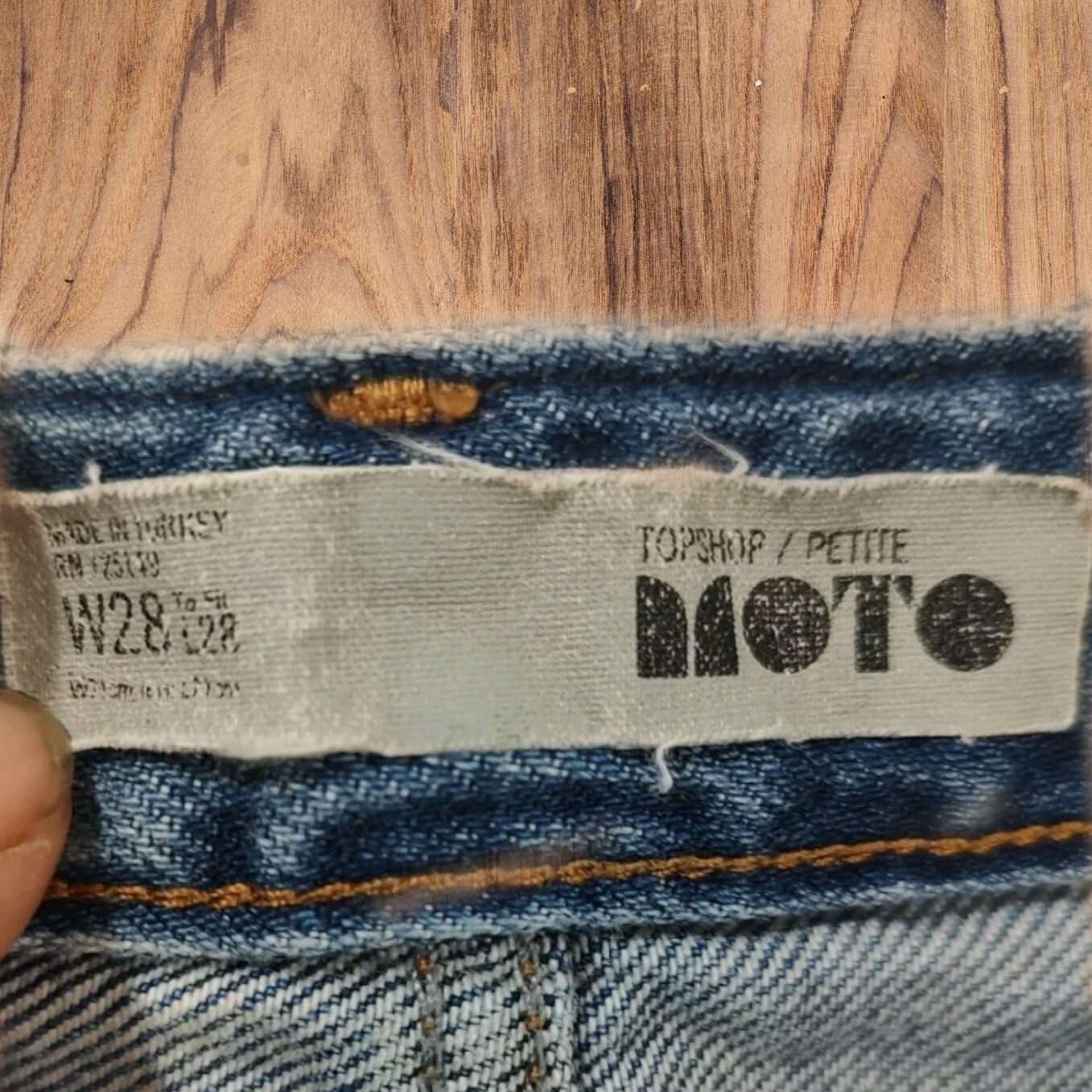 TopShop Moto 22" トップショップモト ブルー ミッドウエスト ボタンフライ クロップド ジーンズ レディース プチサイズ 28P image 5