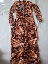 Pretty Little Thing Ladies Dress Chocolate Ruched Front. Zip. Long Sleeve. Size8