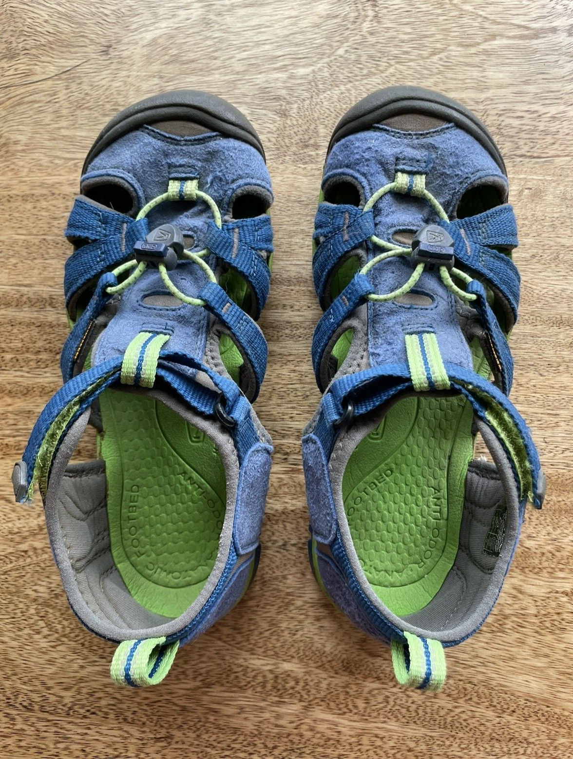 Sandali ad acqua KEEN Seacamp per ragazze taglia 4 blu e verde punta chiusa classici!