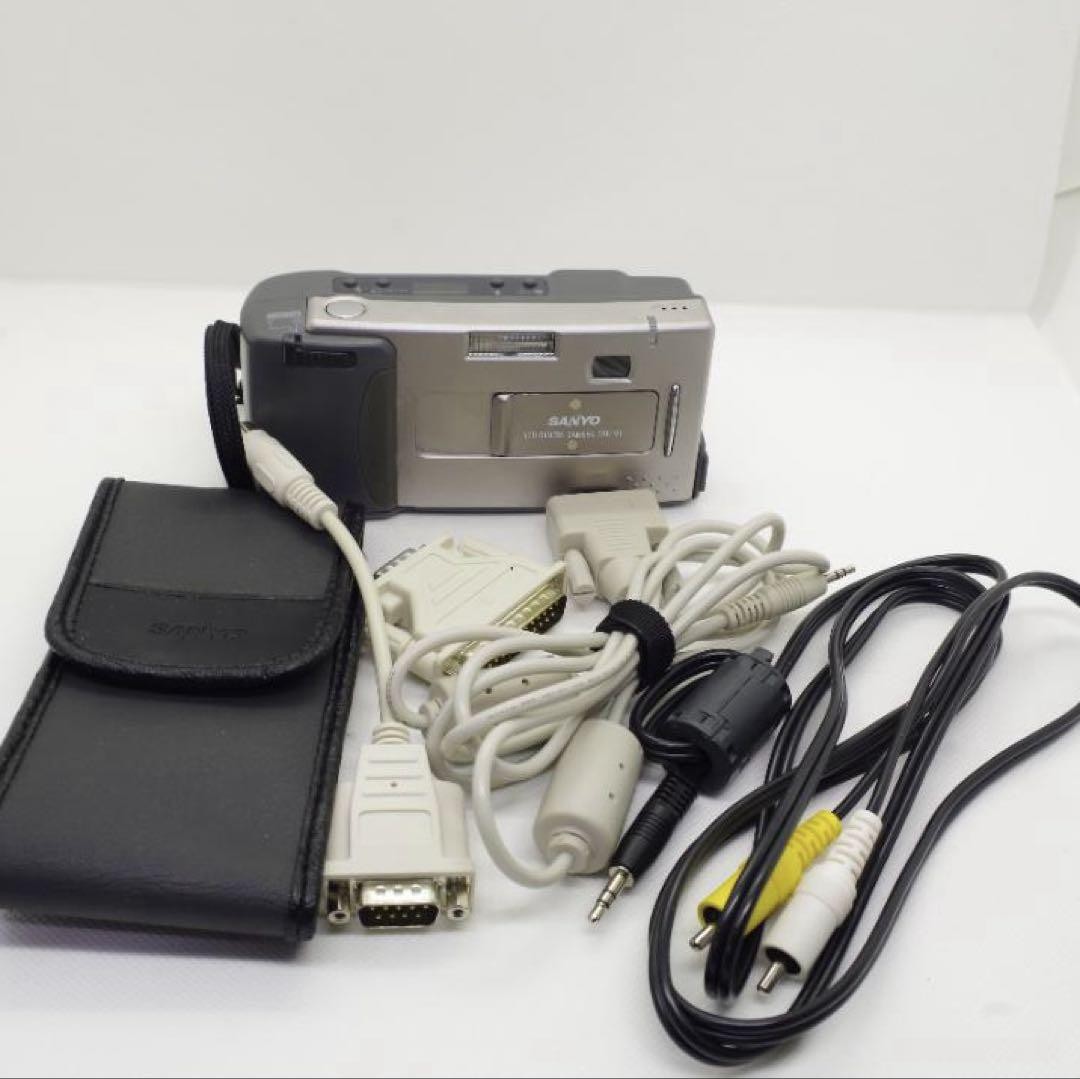 Rare and in working condition SANYO DSC-V1 Compact digital