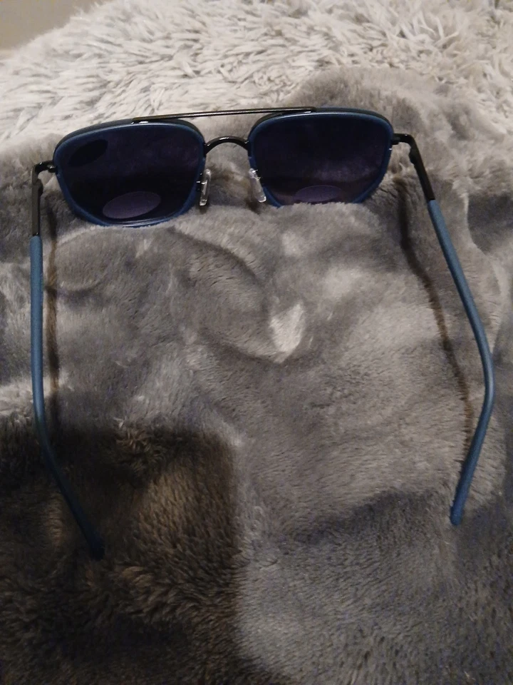 Lentes Costa de plástico polarizado azul de tienda Foto 2 de 2