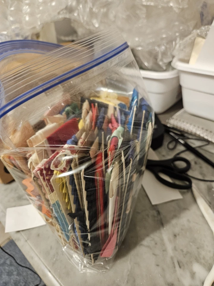 ENORME LOTE DE NOCIONES DE COSTURA Y RACK RICK VINTAGE, PAQUETES COMPLETOS Y PARCIALES Foto 4 de 4