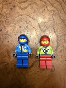 LEGO Juniors City Race Car Rally Complete Set 10673 With Manuals Retired 2014