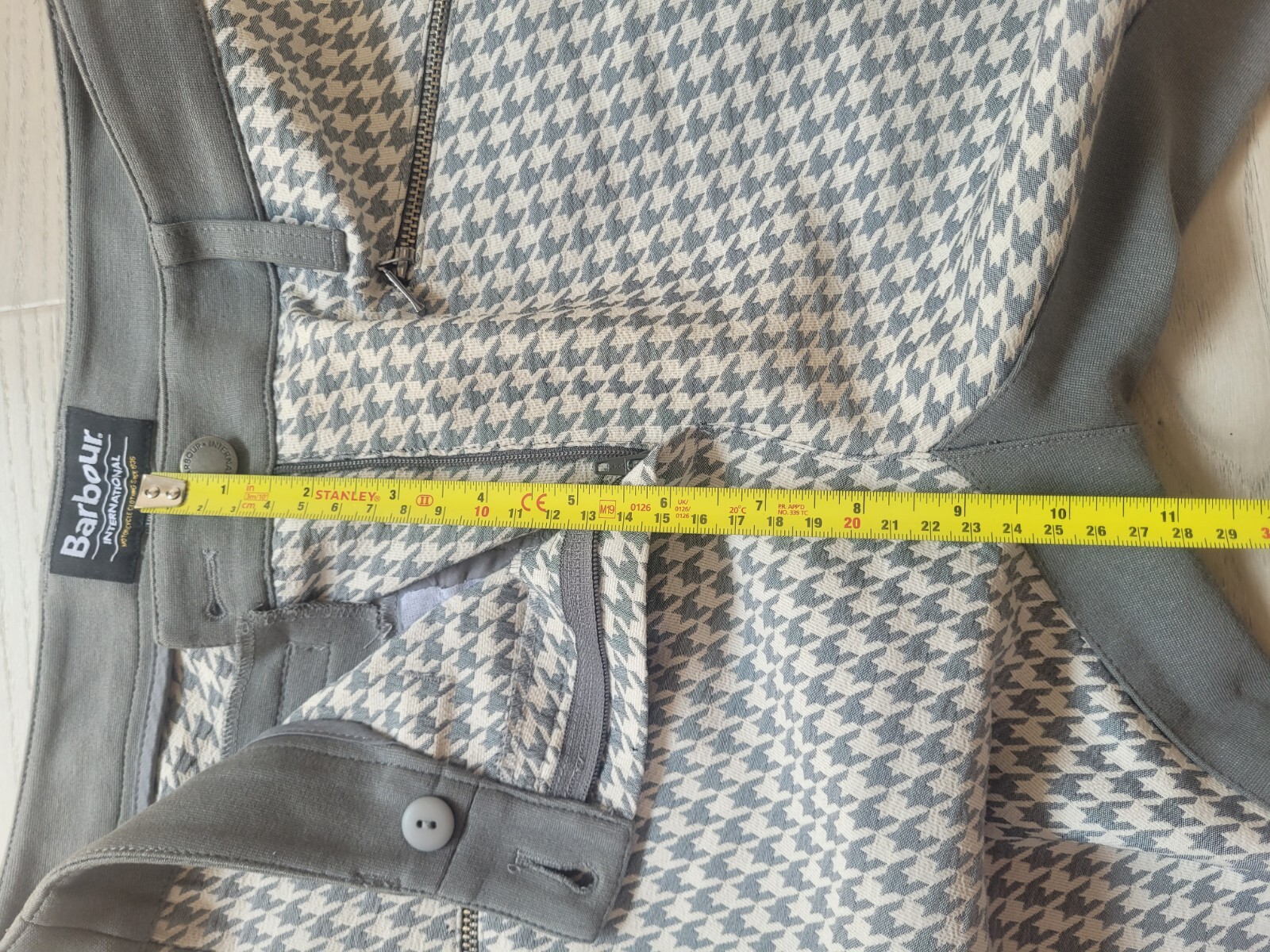 Women's BARBOUR trousers Grey color size UK 8 Perfect Condition image 4