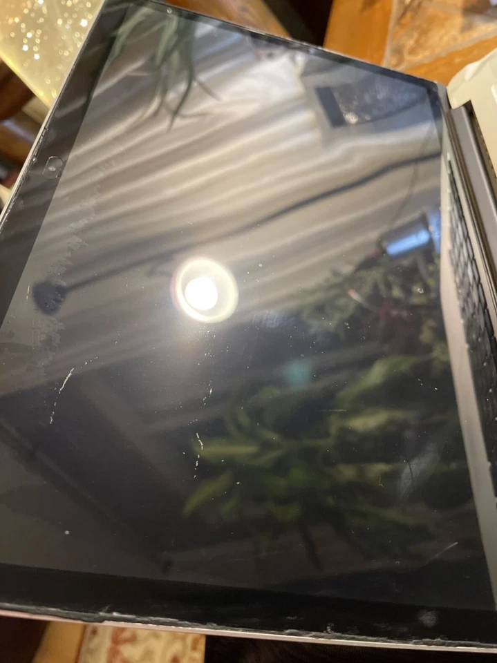 Apple MacBook Pro 15.4in (4th Generation i7) 2.0 GHz 256gb 8gb RAM (LCD iSSue) - Image 3 of 4