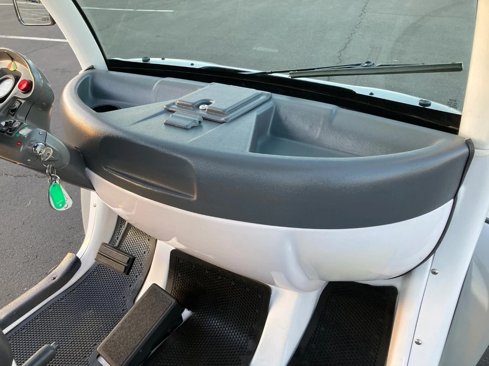 AWESOME 4 SEAT GEM CAR LIMO GOLF CART NEV, CUSTOM PAINT, ROOF RACK