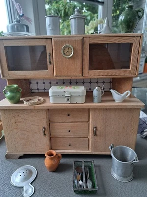 Alter Küchenschrank für die Puppenstube - Bild 1 von 4