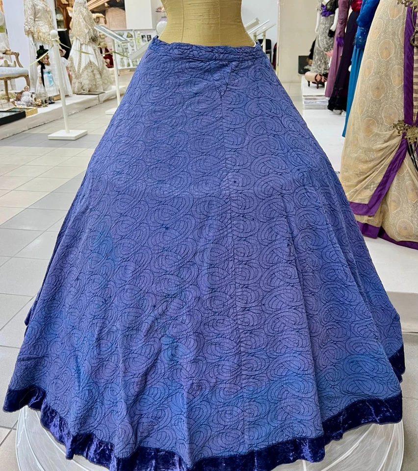 Falda antigua. Europa, 1860. Foto 2 de 4