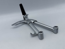 Suzuki GSF650SA K5 Bandit Links Hinten Fußrastenanlage Rear left footrest(9) 05'