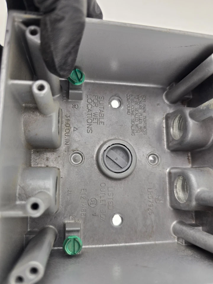 Sigma Engineered Solutions 2-Gang Серая Металлическая Всепогодная Коробка - Изображение 2 из 3