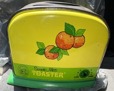 Ohio Art Co SUNNIE MISS Toaster super cute 