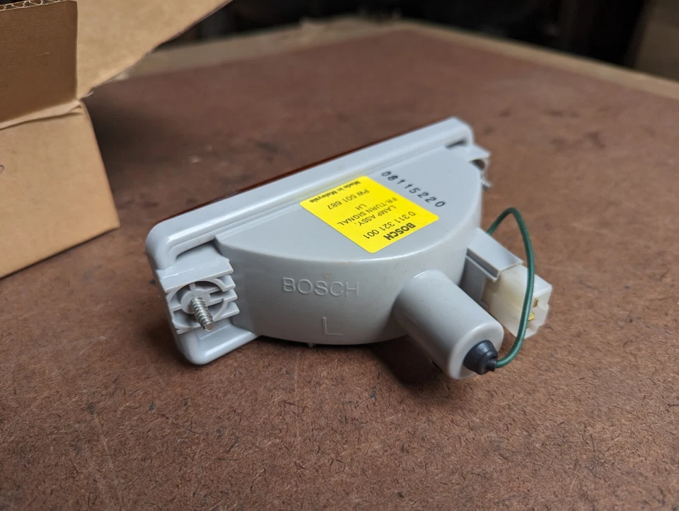 INDICATORE ANTERIORE PROTON LH PW501687 * - Immagine 2 di 3