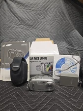 Samsung Digimax V700 7.1MP Compact Digital Camera Silver Open Box Tested