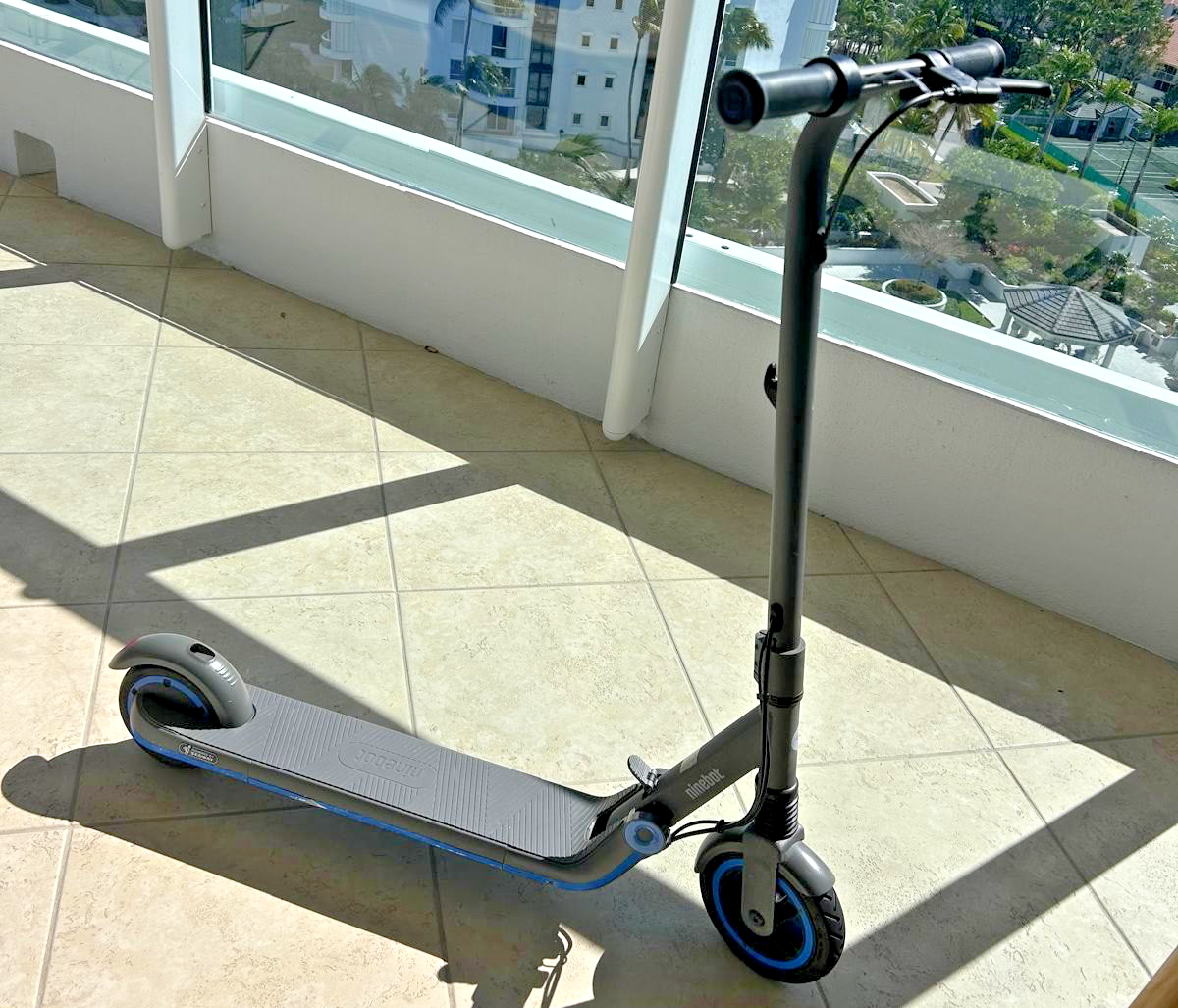 ★Ninebot eKickscooter E10 送料込み Segway Ninebot eKickScooter ZING E10 Electric Kick Scooter | eBay