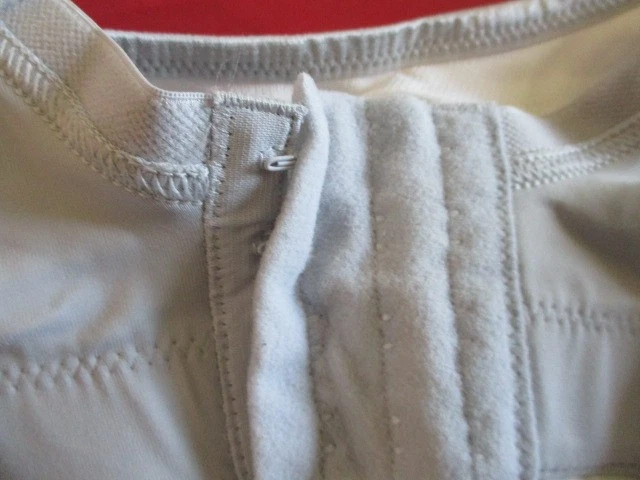 SUJETADOR DEPORTIVO GODDESS, LATERALES CÓMODOS, 5056 TALLA 40C, NUEVO CON ETIQUETAS inalámbrico Foto 4 de 4