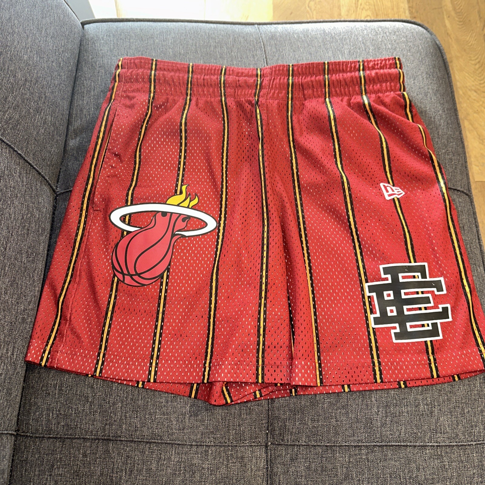NEW ERA ERIC EMANUEL SHORTS heat Size Small Red