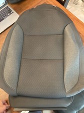 Cubierta del asiento trasero del conductor Silverado/Sierra 2019-2021 tela gris 84048922