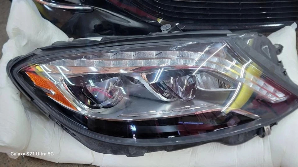 Juego de luces delanteras con parrilla delantera y parachoques Mercedes Benz S550 2017 Foto 4 de 4