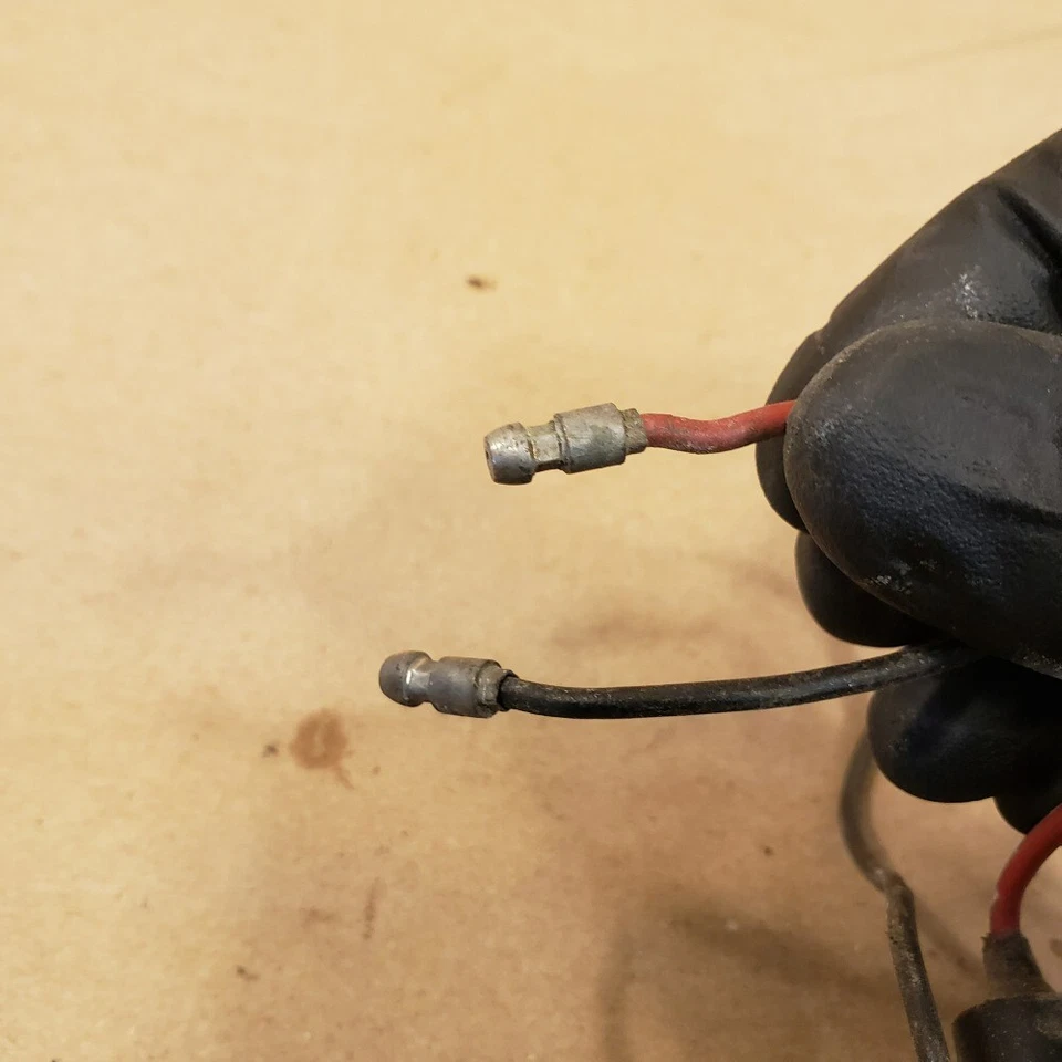 Корпус бокового маркера MG MGB MGBGT Jaguar XKE Lucas L824 красный объектив AHH9967 - Изображение 2 из 4